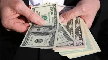 قفزة جديدة.. أسعار الدولار تترقب بيانات الوظائف الأمريكية وحكم الرسوم الجمركية المنتظر